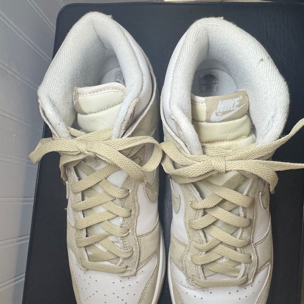 Nike Dunk High - image 3